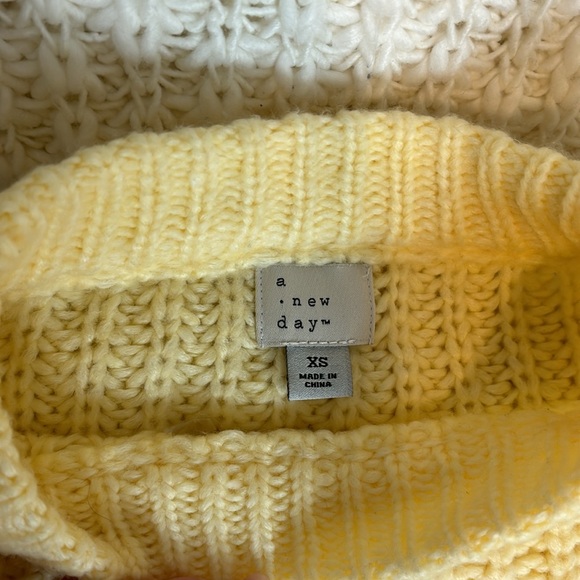 A new day light yellow knit crew neck sweater - Picture 2 of 5
